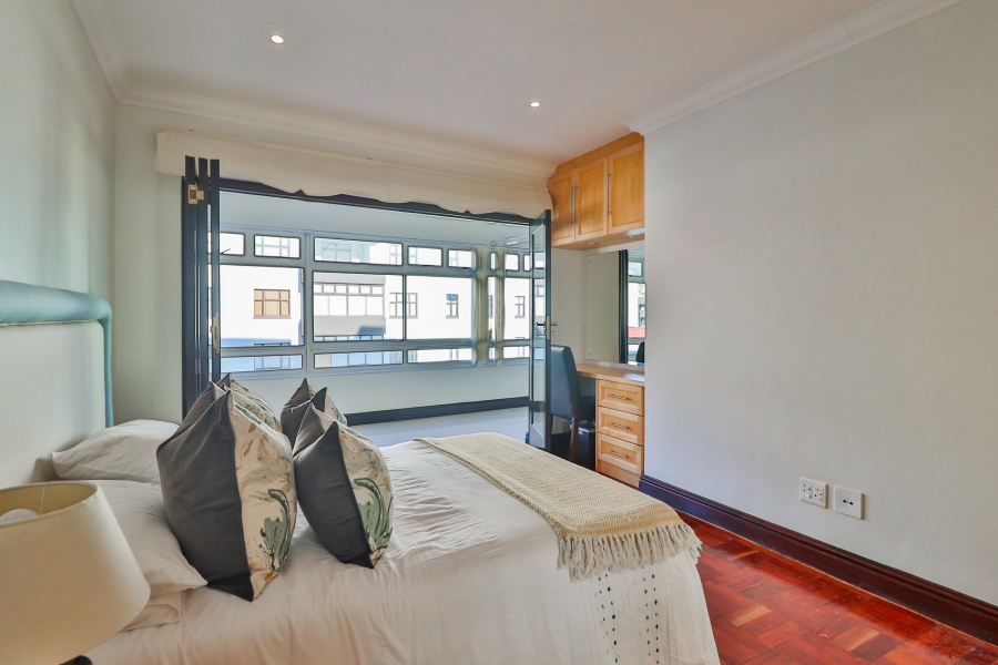 2 Bedroom Property for Sale in Sea Point Western Cape